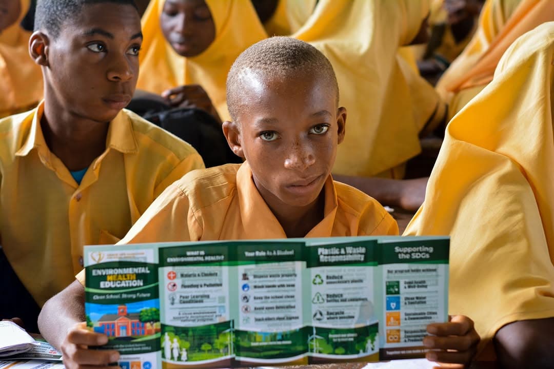 The NGO with public school children