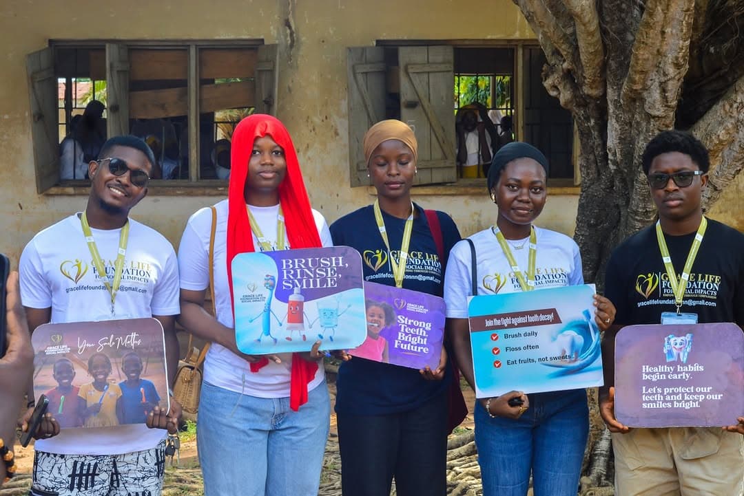 Volunteers working together