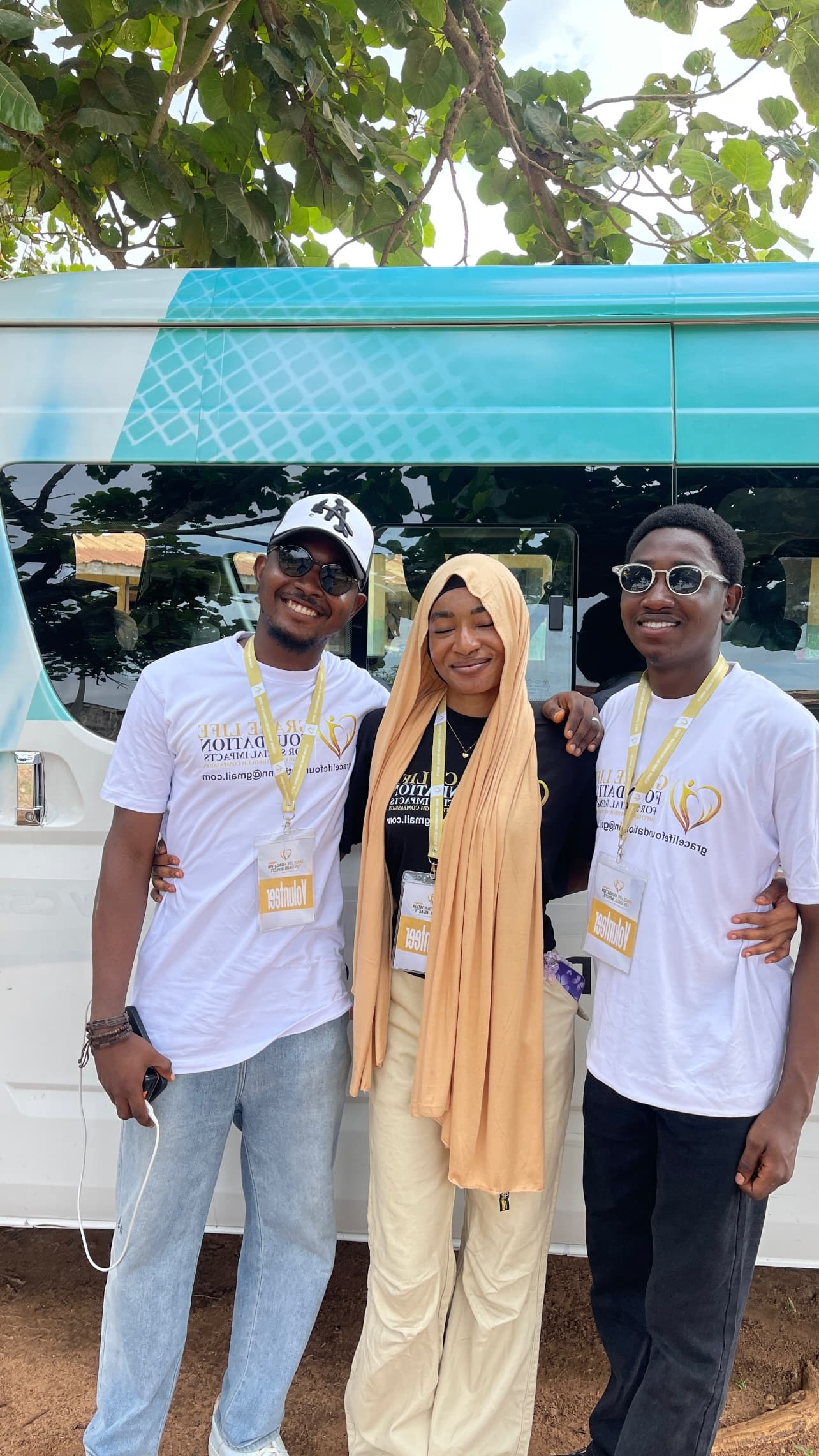 Volunteers working together