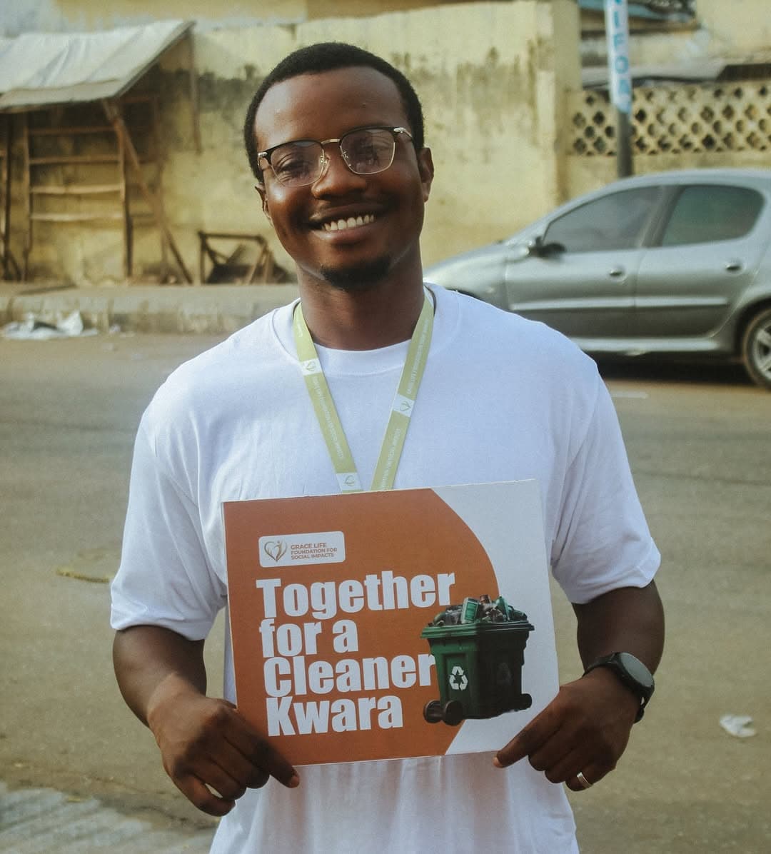 Volunteers working together